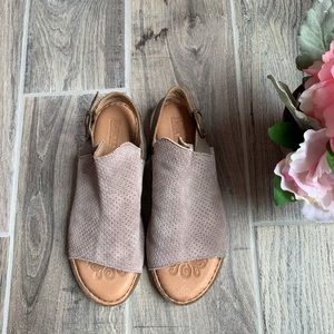 BORN Sling Backpack Open Toe Flat Sandals